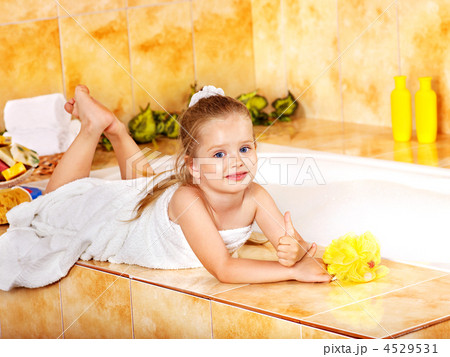 Kid washing in bath. 4529531