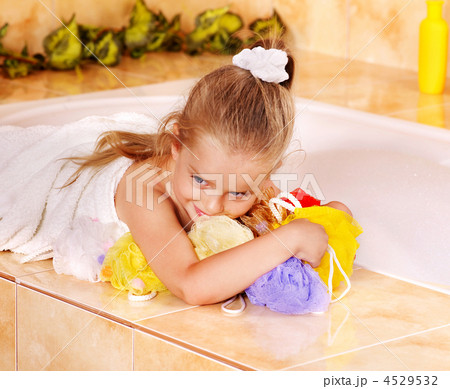 Kid washing in bath. 4529532