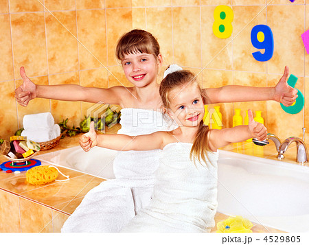 Kid washing in bath. 4529805