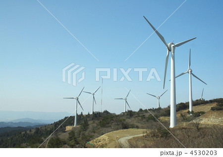 三重県・青山高原の風力発電施設-1 三重県・青山高原の風力発電施設-1 4530203