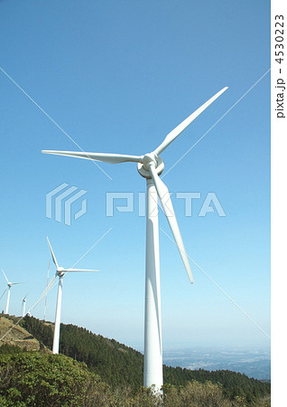三重県・青山高原の風力発電施設-2 三重県・青山高原の風力発電施設-2 4530223