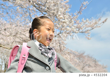 新一年生の女の子(桜) 新一年生の女の子(桜) 4532204