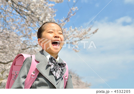 新一年生の女の子(桜) 新一年生の女の子(桜) 4532205