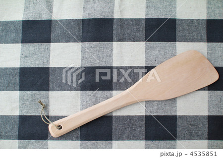 新品の木べら　木製ターナー　キッチン雑貨 4535851