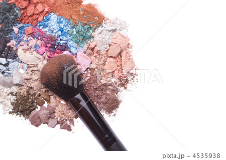 set of multicolor crushed eyeshadows 4535938