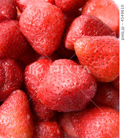 Ripe red strawberry Ripe red strawberry 4549610