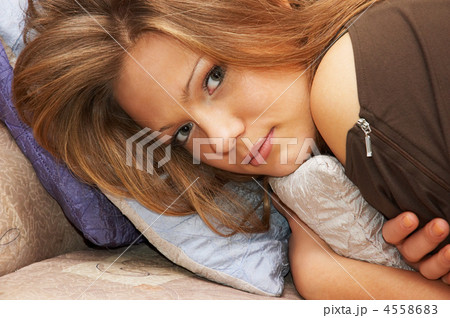 meaningful glance and scarcely perceptible smile 4558683