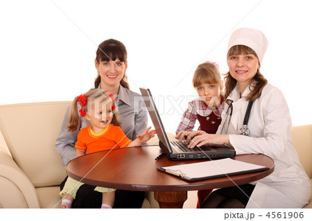 Doctor with stethoscope and family. 4561906