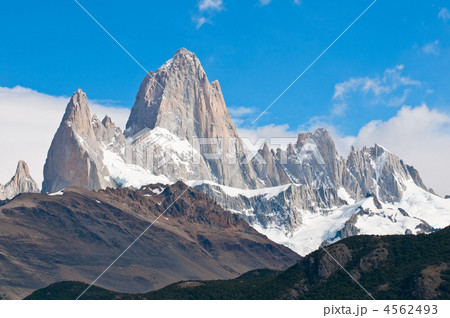 Fitz Roy mountain and Laguna de los Tres, Patagonia, Argentina 4562493
