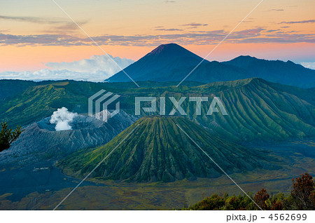 Bromo volcano at sunrise, Java, Indonesia Bromo volcano at sunrise, Java, Indonesia 4562699
