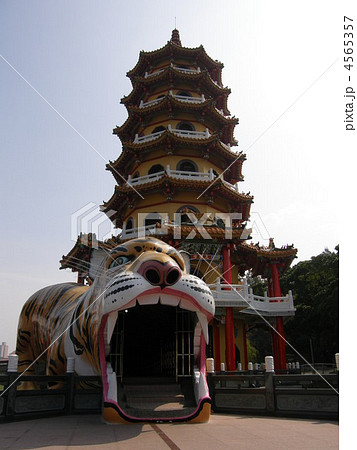 台湾高雄市の竜虎塔 4565357
