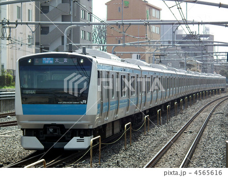 京浜東北線 E233系 さいたま新都心駅 京浜東北線 E233系 さいたま新都心駅 4565616