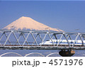 富士山と新幹線 4571976