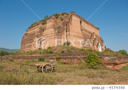 Ruined Mingun Temple, Myanmar 4574390