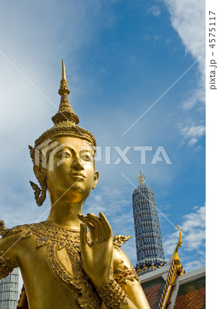 Welcome to Bangkok - Kinnari statue at Wat Phra Kaew Welcome to Bangkok - Kinnari statue at Wat Phra Kaew 4575117