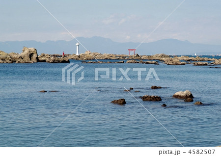 海岸から望む名島（菜島） 4582507