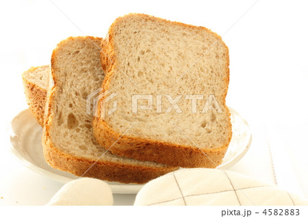 ライ麦入り食パン 4582883