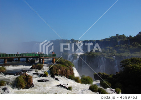 イグアスの滝　世界三大瀑布 4589763