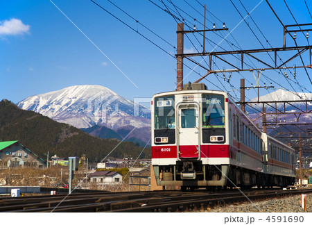男体山を背景に 4591690