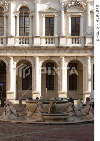 Contarini fountain, Bergamo, Italy 4596940