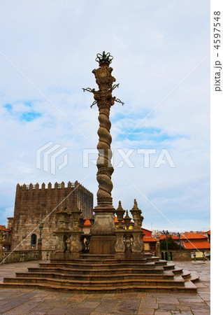 Pillory at Se Cathedral in Porto 4597548