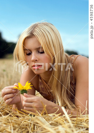young blonde young blonde 4598736