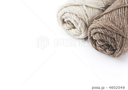 白背景に毛糸玉 4602049