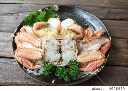 北海道産の身がぎっしりのカットした毛蟹 4628429