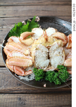 北海道産の身がぎっしりのカットした毛蟹 4628430