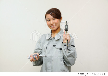 ノギスとマイクロメーター 4635271