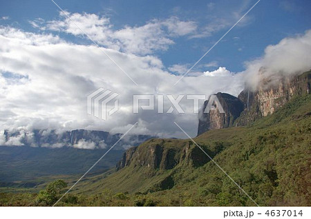 ギアナ高地のロライマとクケナン ギアナ高地のロライマとクケナン 4637014