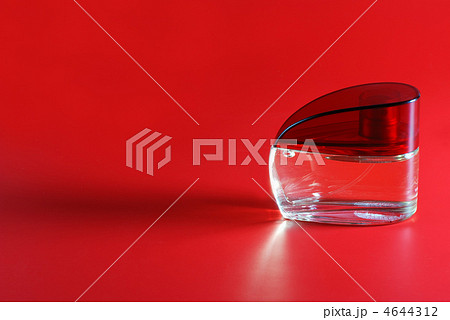 bottle perfume 4644312