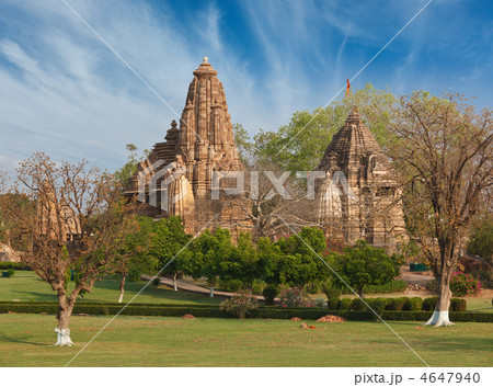 Lakshmana and Matangeshwar temples, Khajuraho 4647940