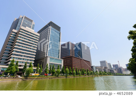 東京 皇居の堀と高層ビル群 東京 皇居の堀と高層ビル群 4652089