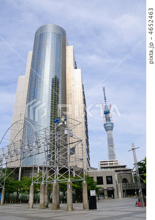 東京スカイツリーと墨田区役所 4652463