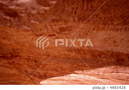 ギルフケビールの岩絵 4663426