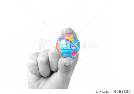 地球と手 4665880