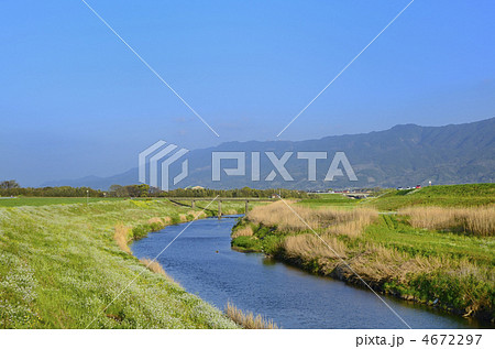 筑後川水系巨瀬川と耳納連山 4672297