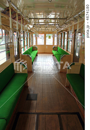 レトロな車内 4674180