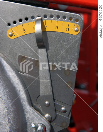 device for switching and limiting 4676320