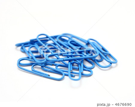 Color paper clips to background. Color paper clips to background. 4676690