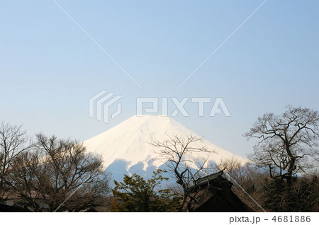 雲間に見える富士の高嶺 雲間に見える富士の高嶺 4681886