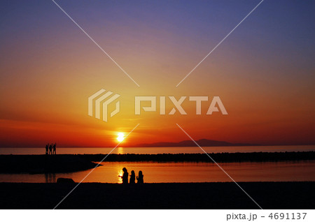 新五色浜県民サンビーチの夕日 4691137