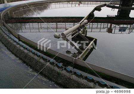 下水処理場の最終沈殿池 下水処理場の最終沈殿池 4696998