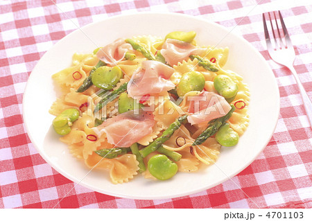 春野菜と生ハムのファルファーレ 4701103