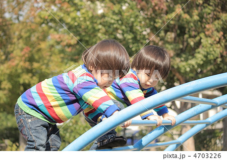 登るツインズ 4703226