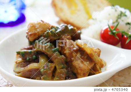 ゴーヤとポークのカレー 4705340