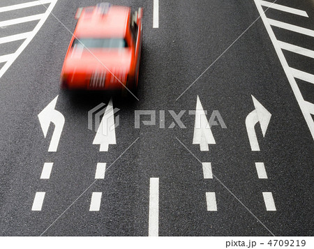 道路上の矢印 4709219
