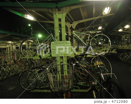 夜の駐輪場 4712080
