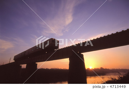 日の出時の小湊鉄道 4713449